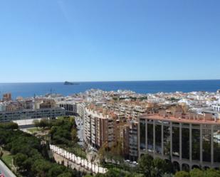 Vista exterior de Àtic en venda en Benidorm amb Terrassa