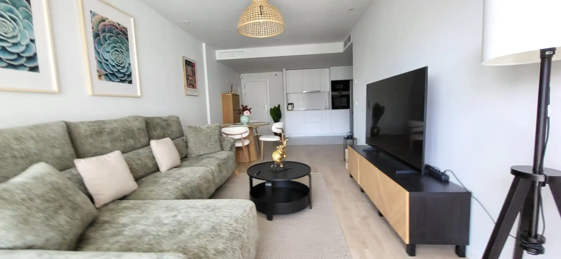 Sala d'estar de Apartament de lloguer en Marbella amb Aire condicionat, Calefacció i Terrassa