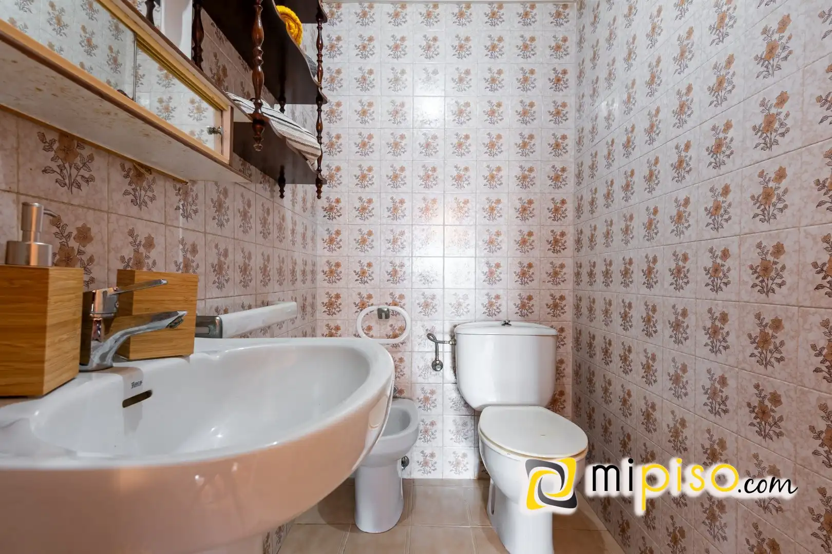 Bathroom of Flat for sale in Laredo  with Heating and Balcony