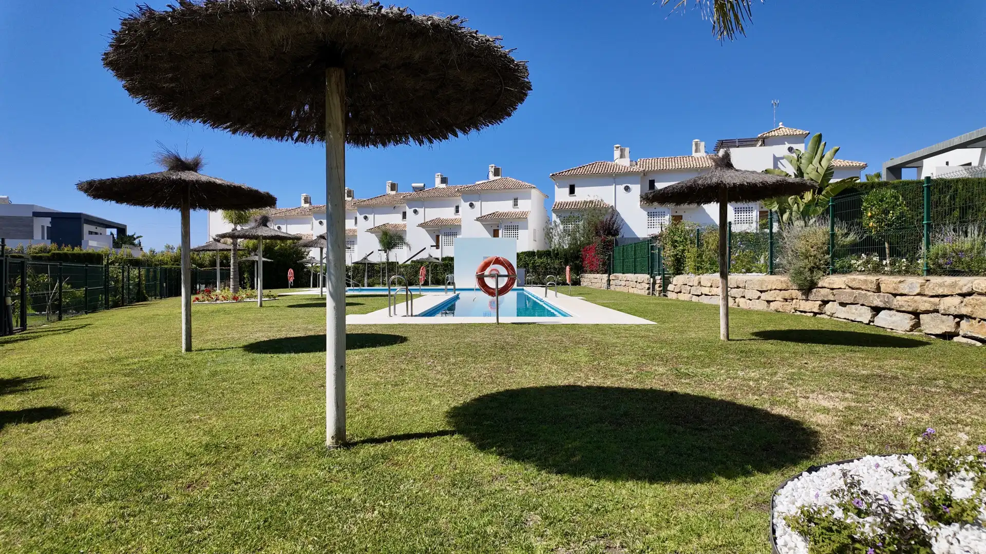 Casa pareada con piscina en venta en Selwo, imagen 12