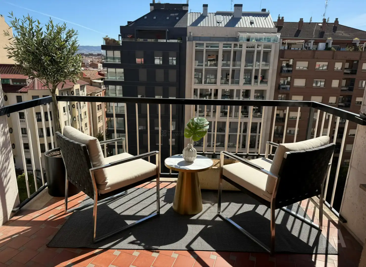 Piso con terraza en venta en Logroño - CL GRAN VIA JUAN CARLOS I