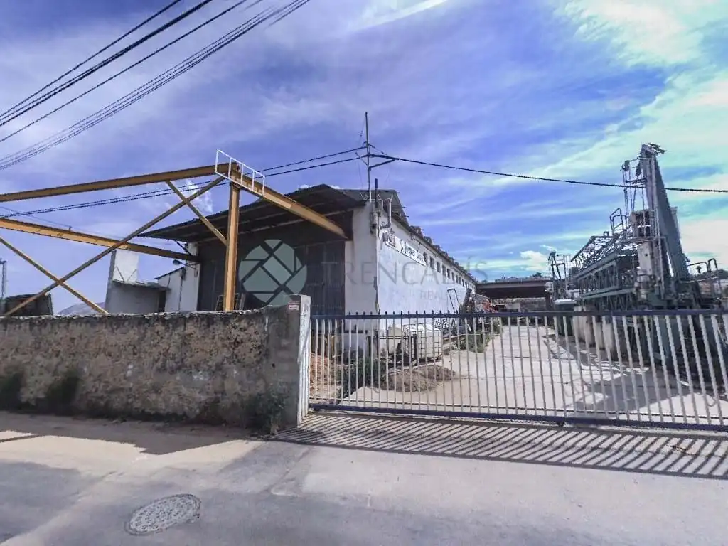 Vista exterior de Nave industrial en venta en Benicull de Xúquer
