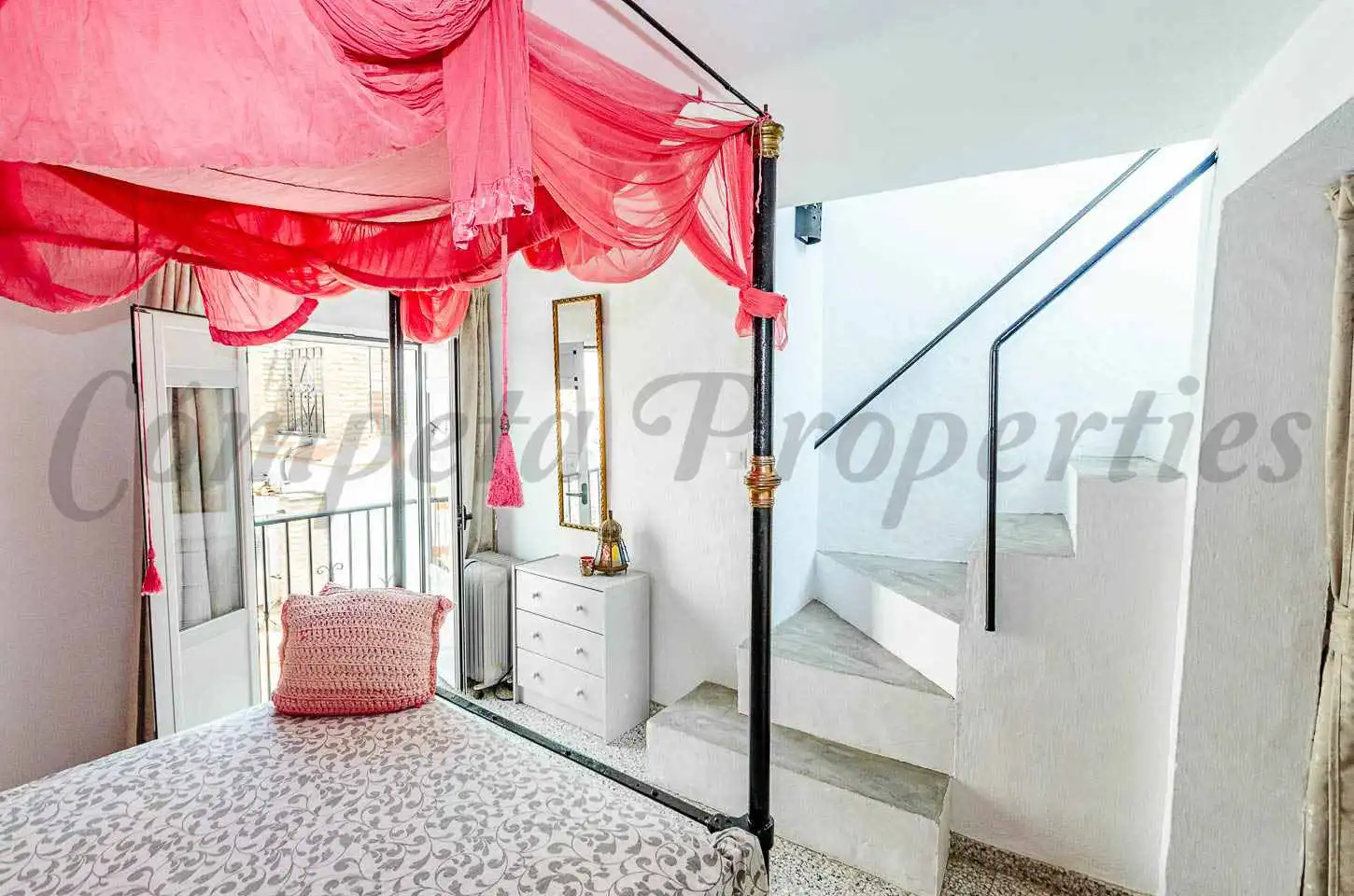 Bedroom of Detached homes for sale in Cómpeta  with Air Conditioner, Terrace and Furnished