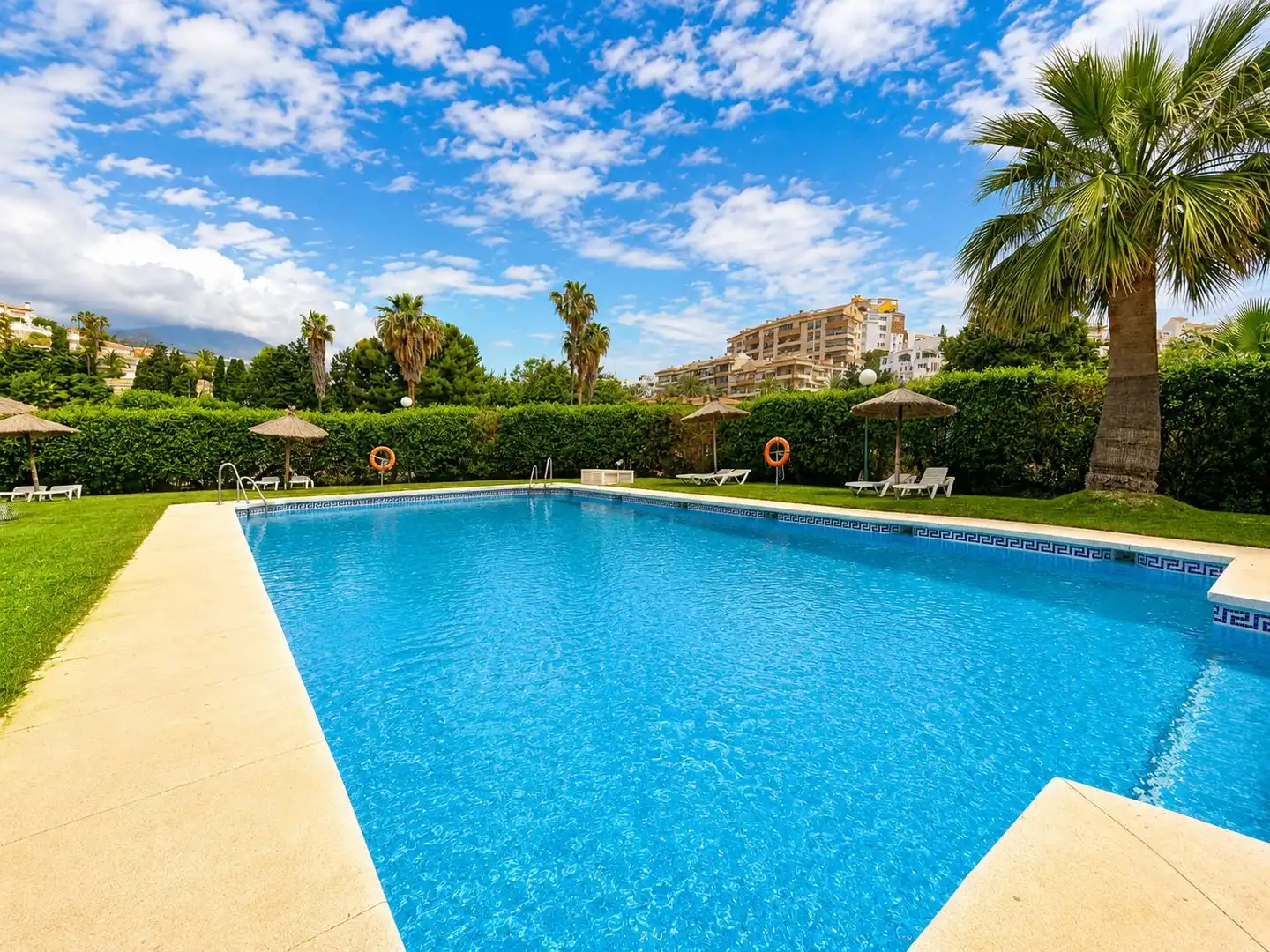 Piscina de Apartament en venda en Benalmádena amb Jardí privat i Piscina comunitària
