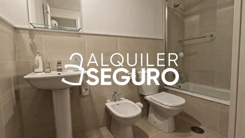 Bathroom of Flat for rent in Sanlúcar la Mayor  with Air Conditioner and Furnished