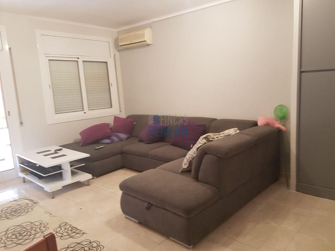Living room of Flat for sale in L'Hospitalet de Llobregat  with Balcony