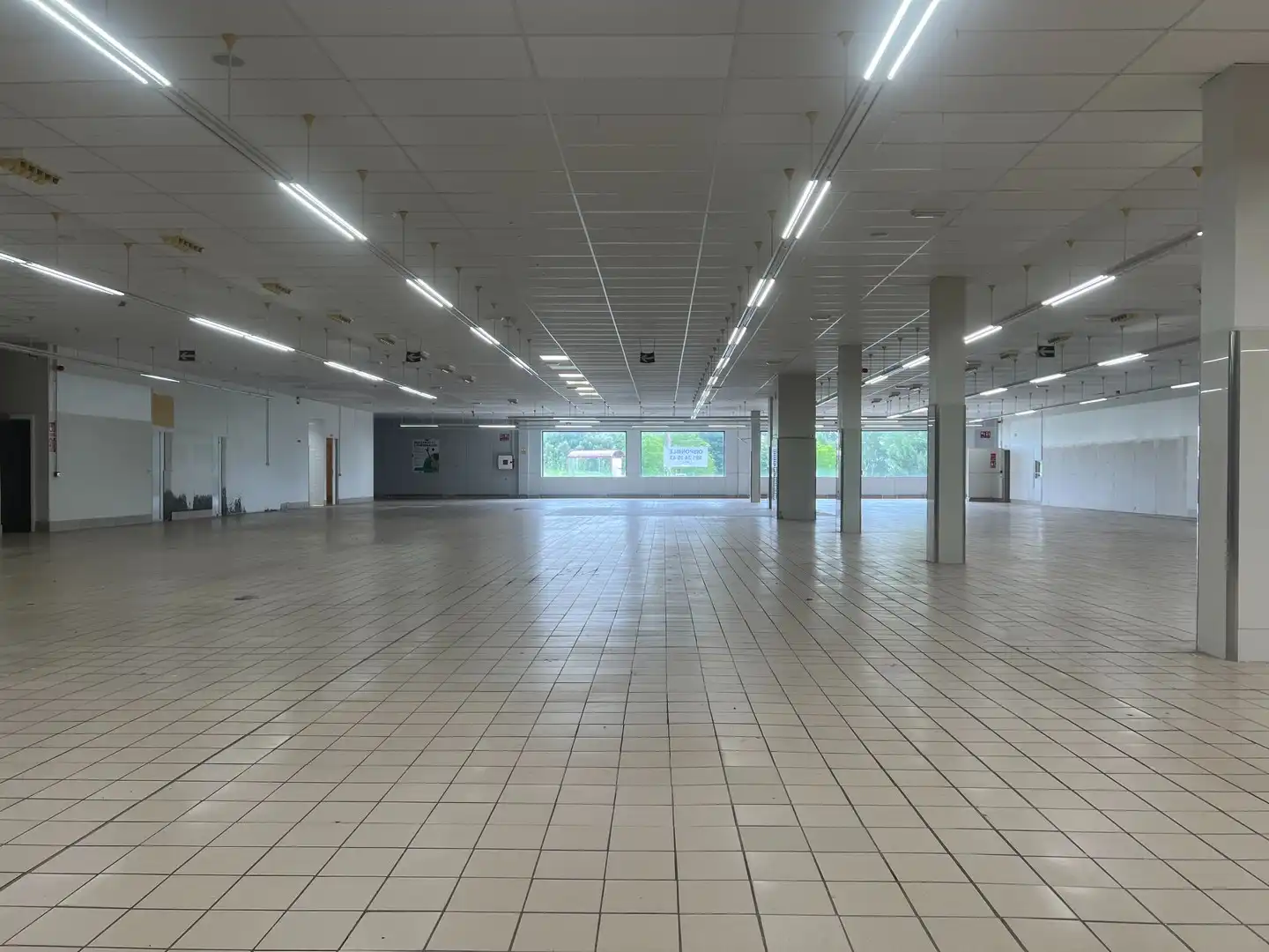 Industrial buildings for rent in Fene  with Heating and Alarm