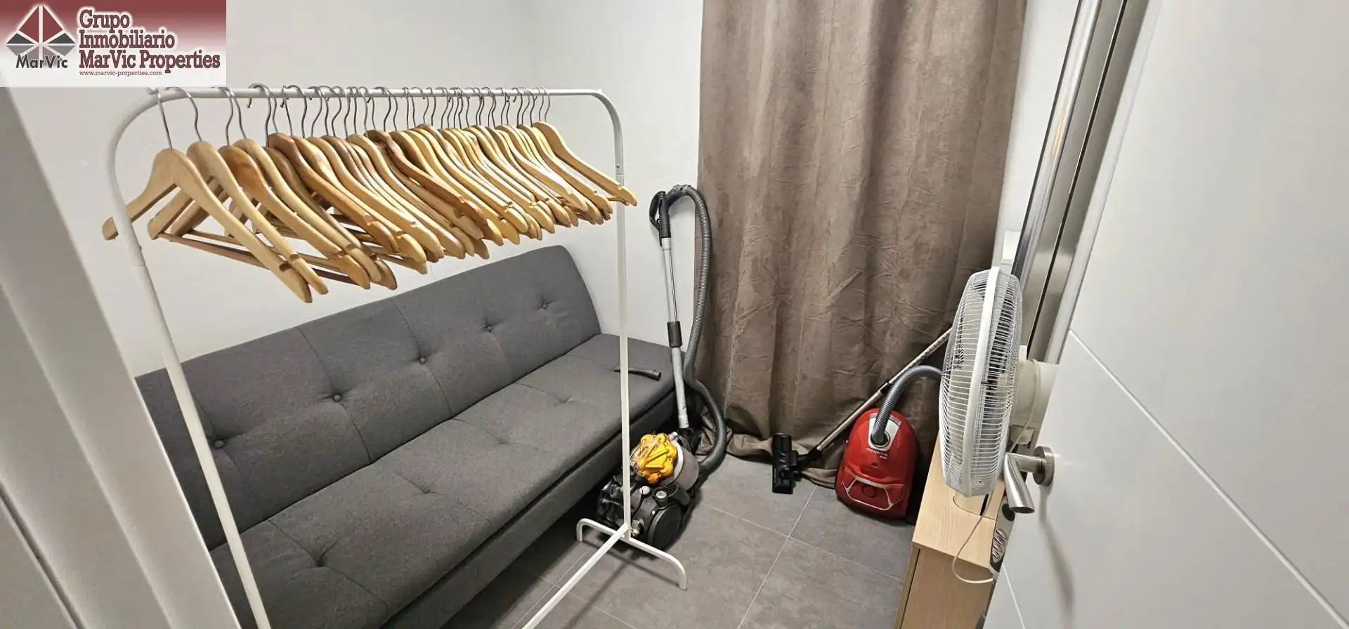 Dormitori de Casa o xalet en venda en La Nucia amb Aire condicionat, Jardí privat i Terrassa