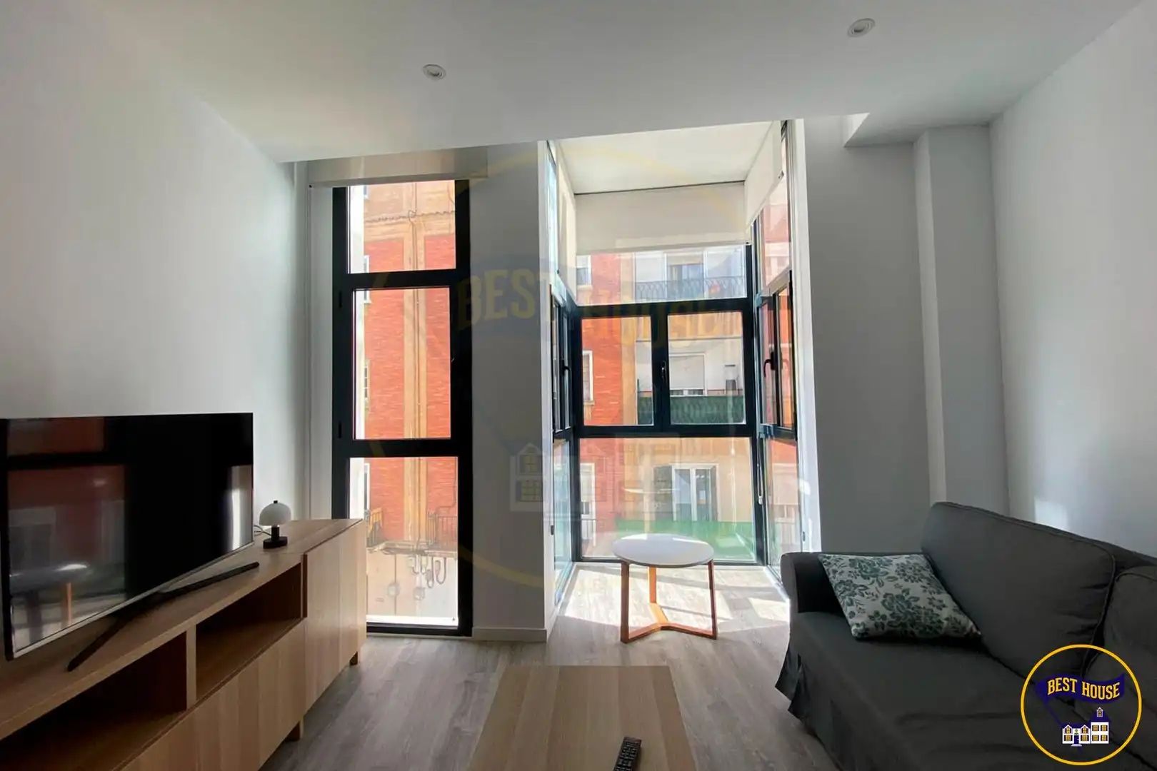 Flat for sale in Calle JOSE COBO, Centro