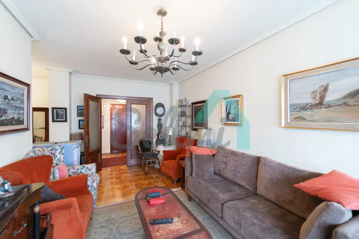 Sala de estar de Piso en venta en Oviedo  con Calefacción, Parquet y Terraza