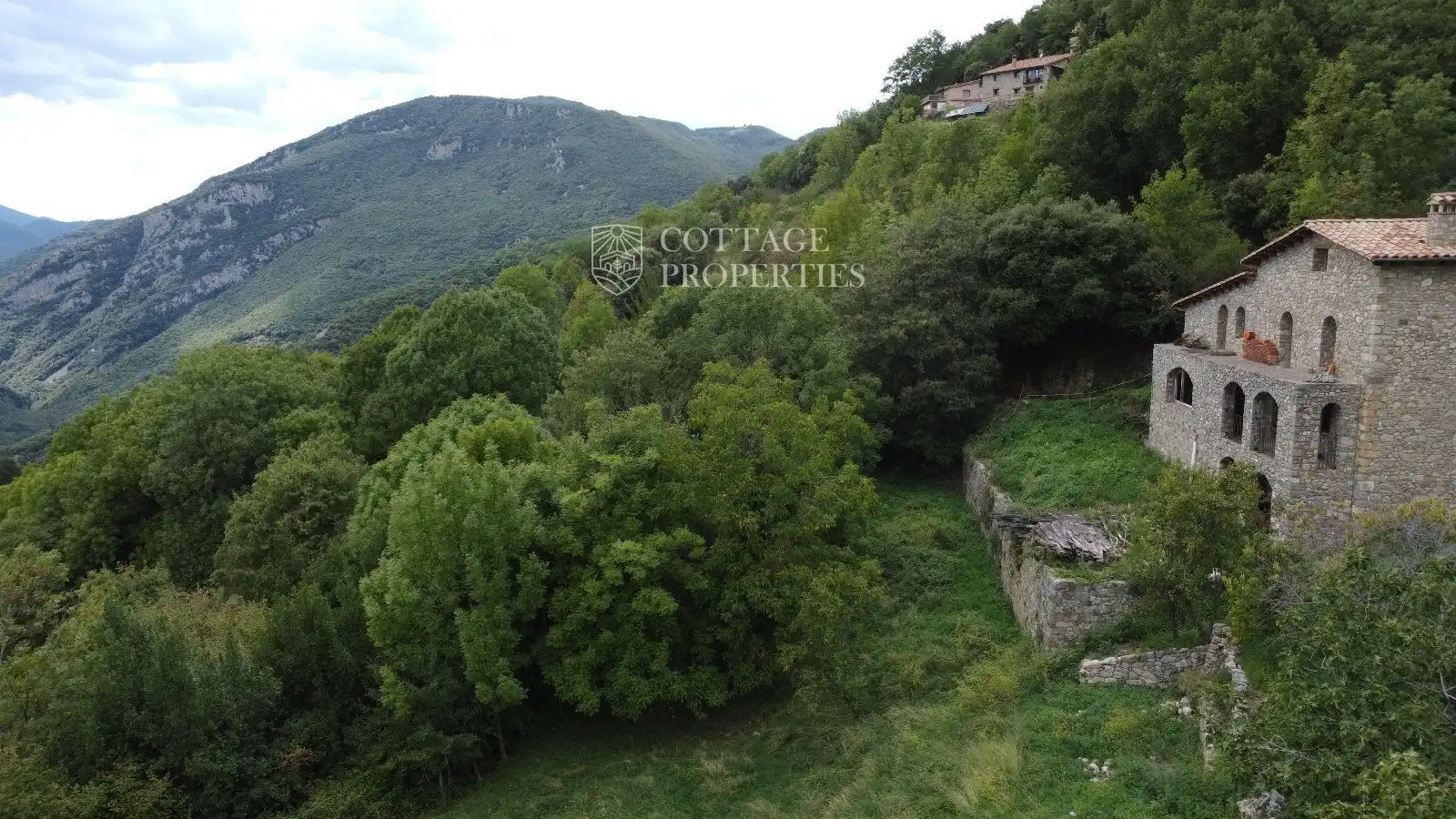 Finca rústica en venda en Montagut i Oix
