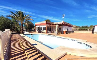 Jardí de Casa o xalet en venda en Alicante / Alacant amb Aire condicionat, Terrassa i Piscina