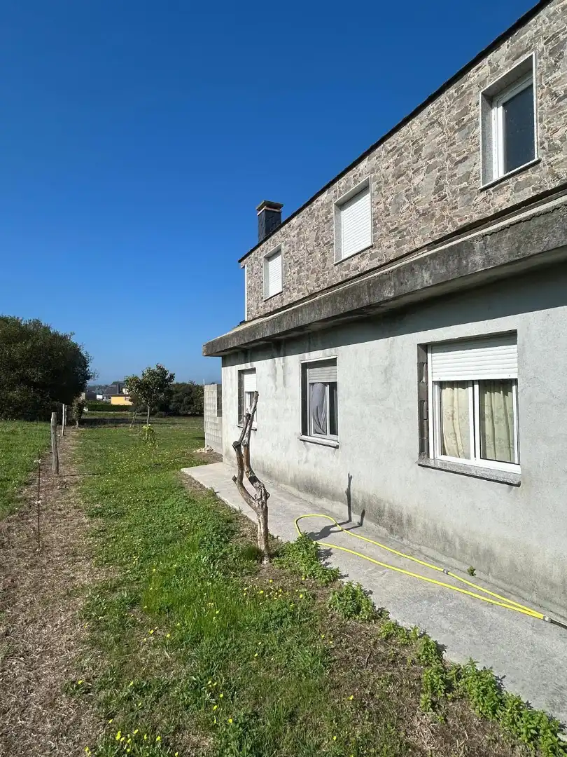 Vista exterior de Casa o xalet en venda en Barreiros amb Terrassa i Traster