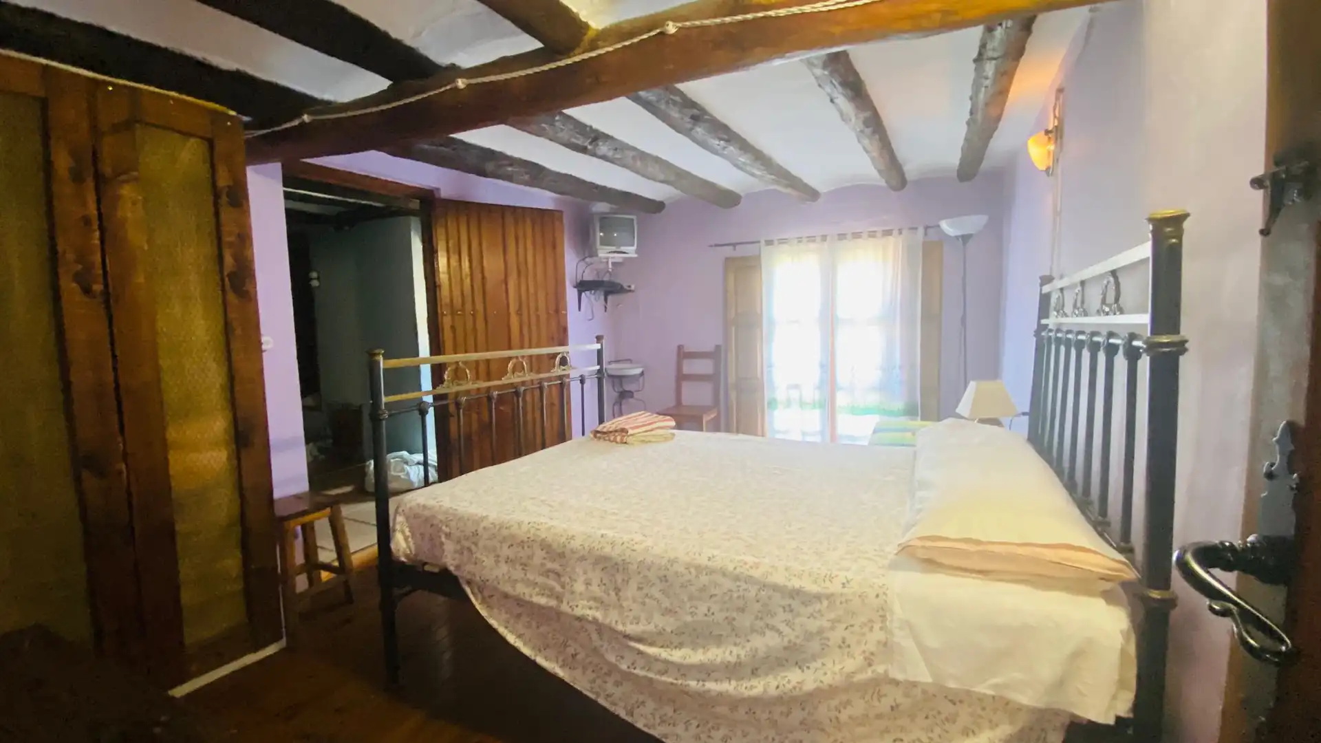 Dormitori de Casa o xalet en venda en Villarluengo amb Calefacció, Jardí privat i Terrassa