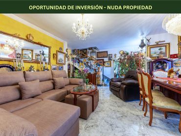 Casa pareada con balcón en venta en Calle Alborán