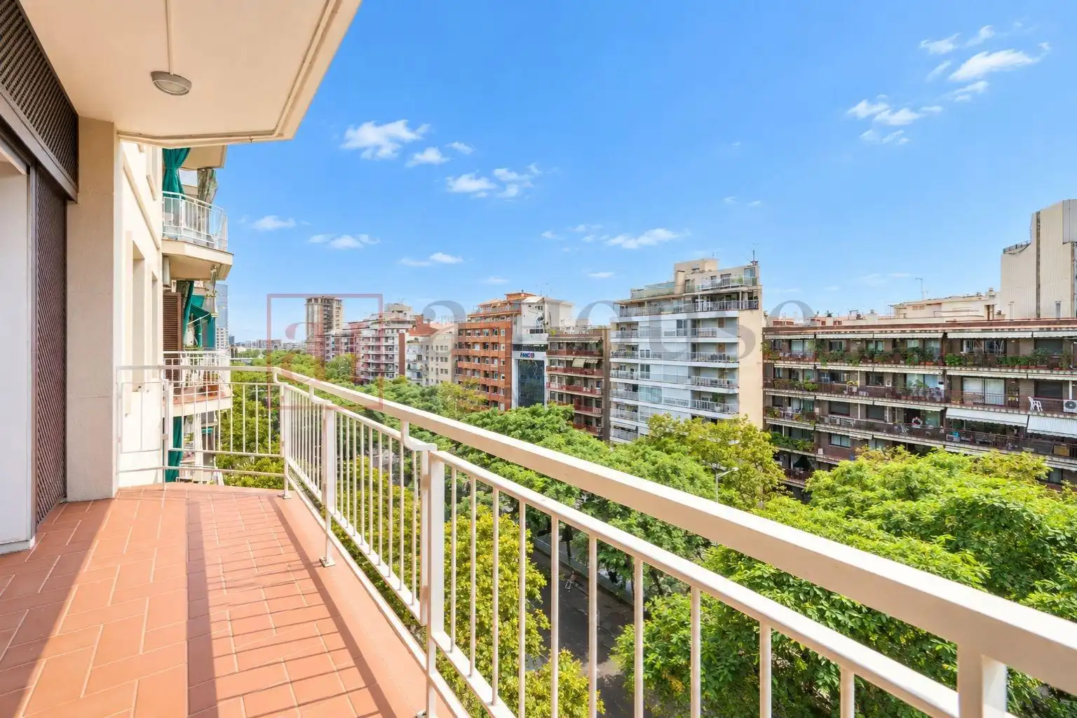 Piso con balcón en venta en Avenida de Josep Tarradellas, imagen 2