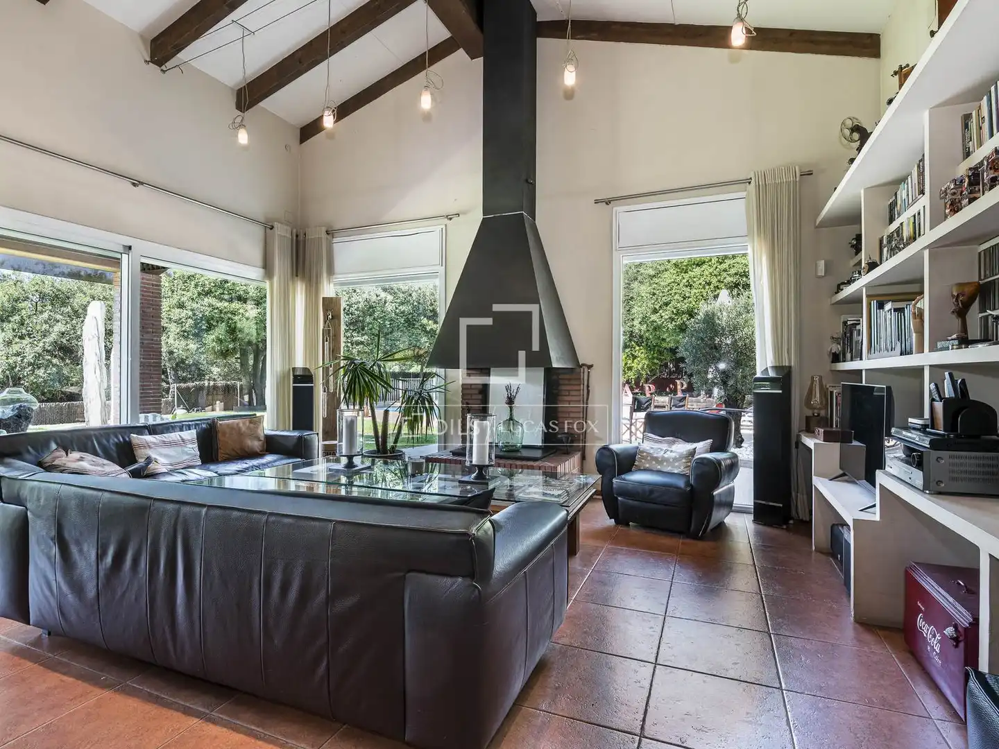 Sala d'estar de Casa o xalet en venda en Sant Cugat del Vallès amb Aire condicionat, Calefacció i Jardí privat