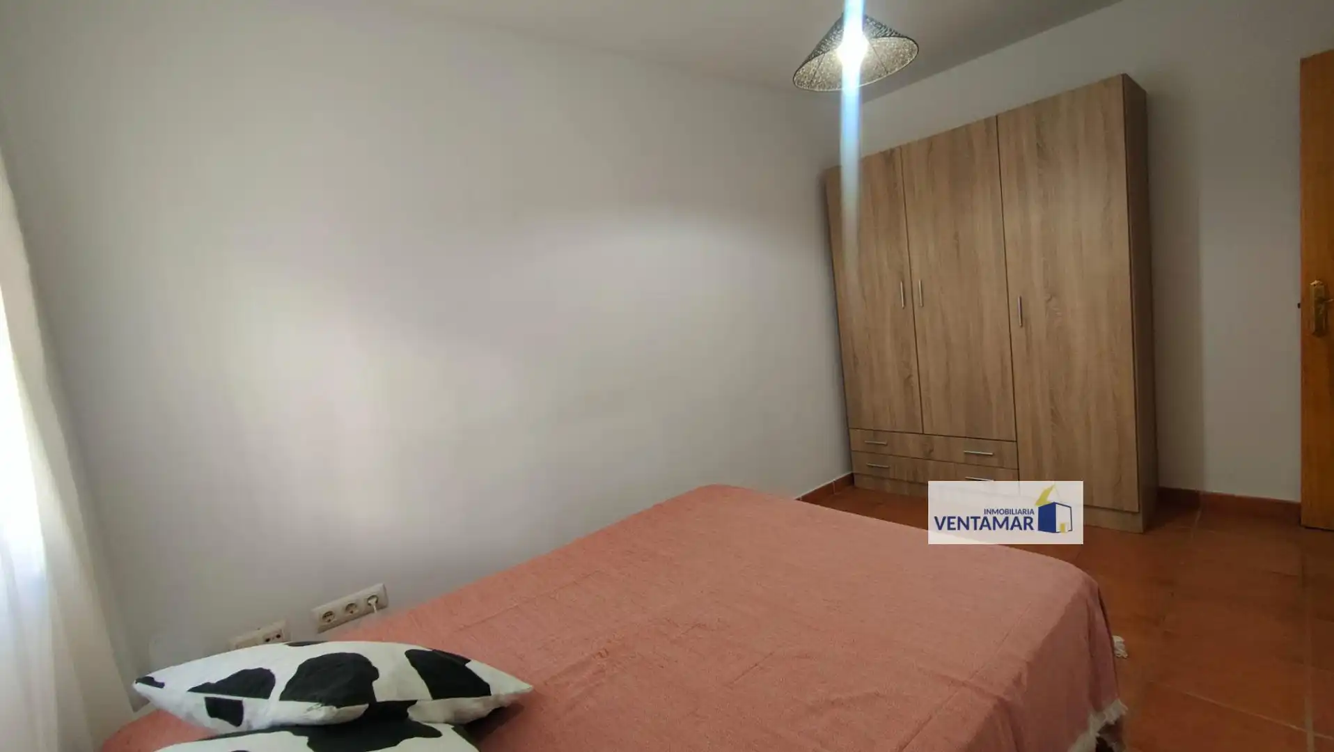 Schlafzimmer von Erdgeschoss zum Verkauf in San Roque mit Klimaanlage und Möbliert