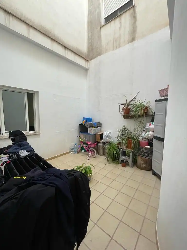 Planta baja en venta en El Pinós / Pinoso con Jardín privado y Amueblado