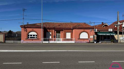Foto 2 de Edifici en venda a La Bañeza, Santovenia de la Valdoncina, León