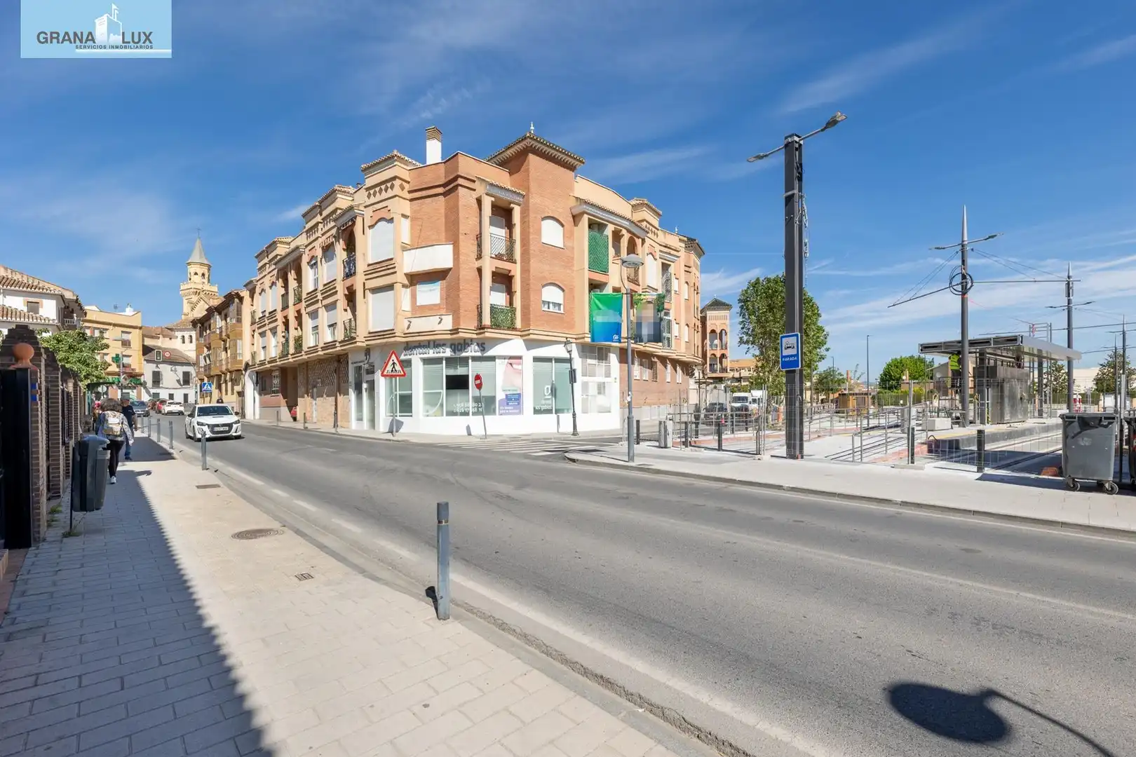 Außenansicht von Wohnung zum Verkauf in Las Gabias mit Terrasse, Abstellraum und Gemeinschaftspool