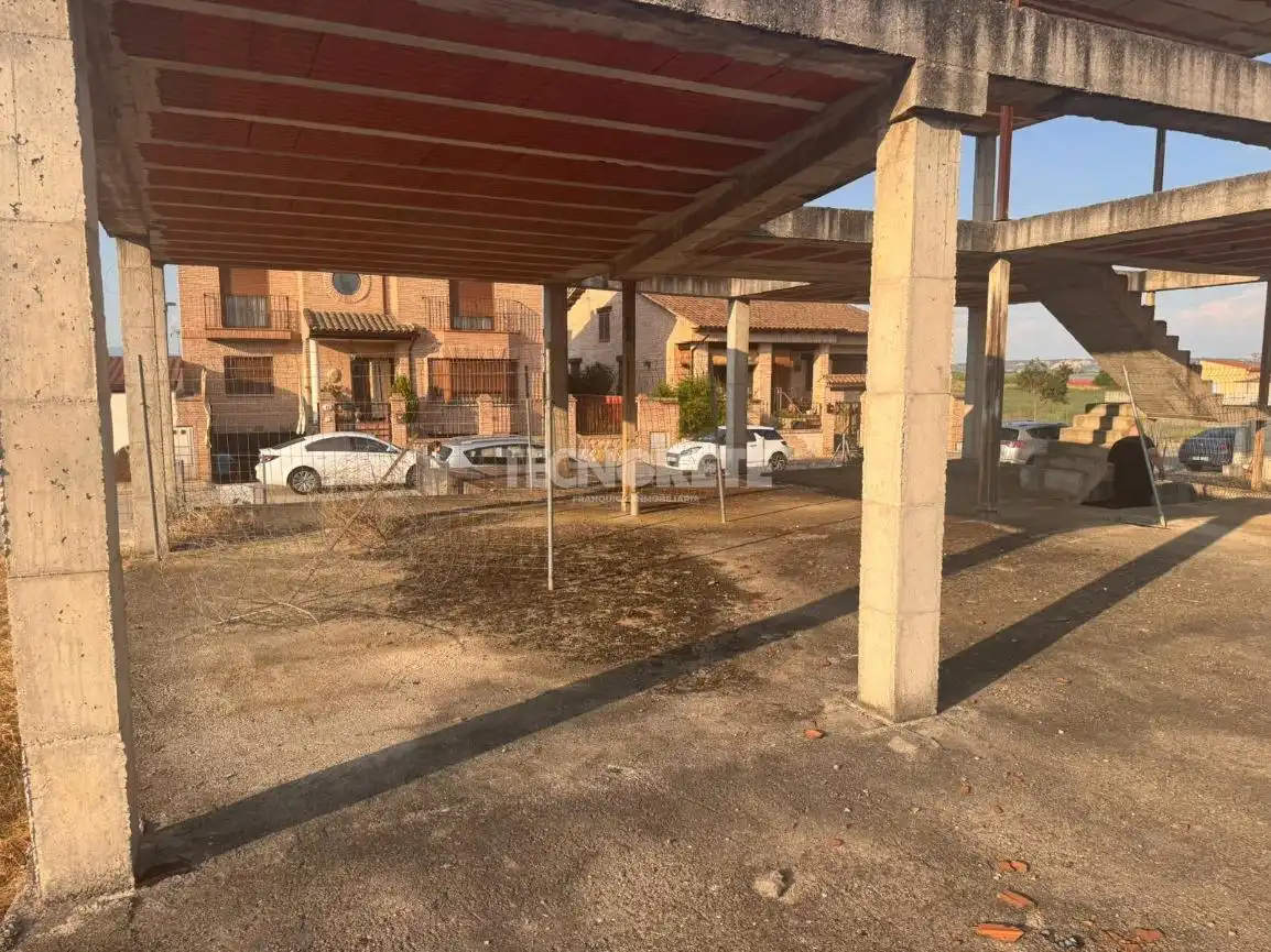 Casa adosada en venta en Calera y Chozas