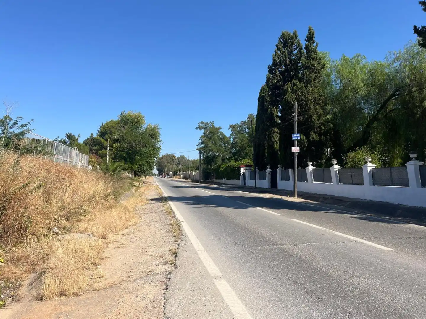 Exterior view of Houses for sale in Dos Hermanas