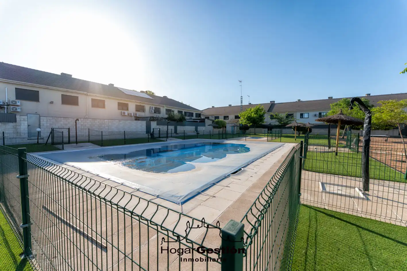 Piscina de Casa adosada en venda en Aranjuez amb Aire condicionat, Calefacció i Terrassa