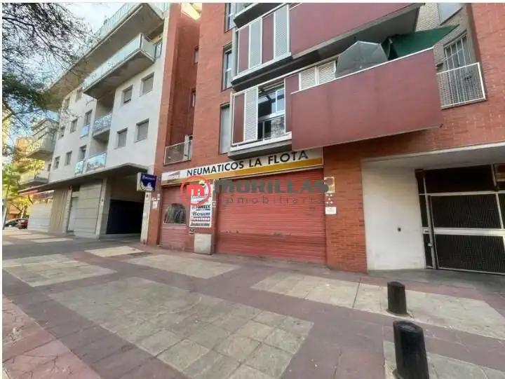 Local comercial en venda a Paseo del Ingeniero Sebastián Feringán 3