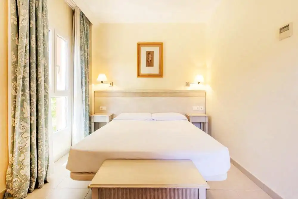 Dormitori de Casa adosada en venda en Chiclana de la Frontera amb Aire condicionat, Jardí privat i Terrassa