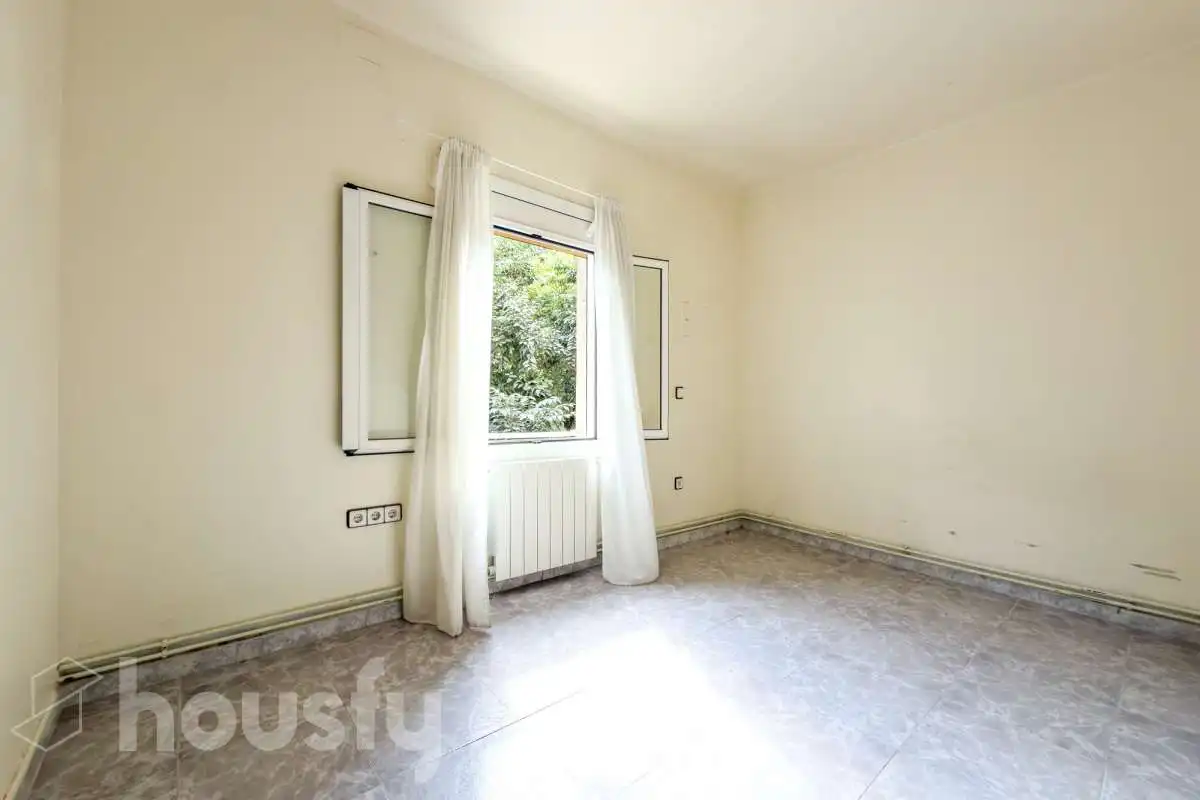 Habitación de Piso en venta en Barcelona con Aire acondicionado, Calefacción y Balcón
