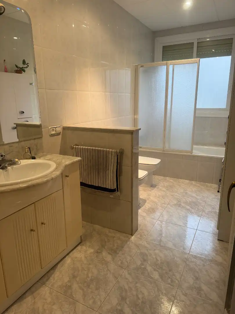 Bany de Casa o xalet en venda en Tàrrega amb Jardí privat i Terrassa