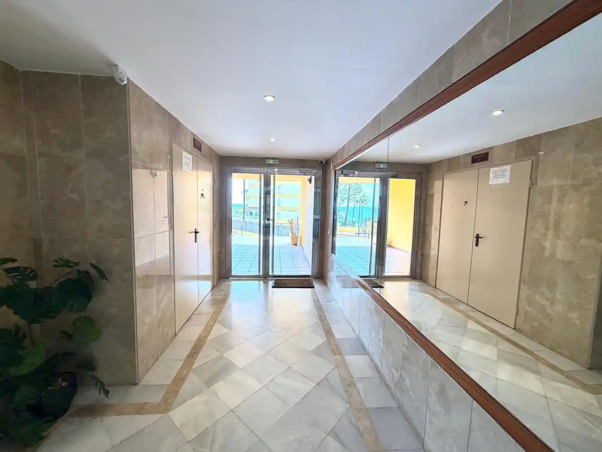 Apartamento con piscina en venta en Arroyo de la Miel, imagen 18