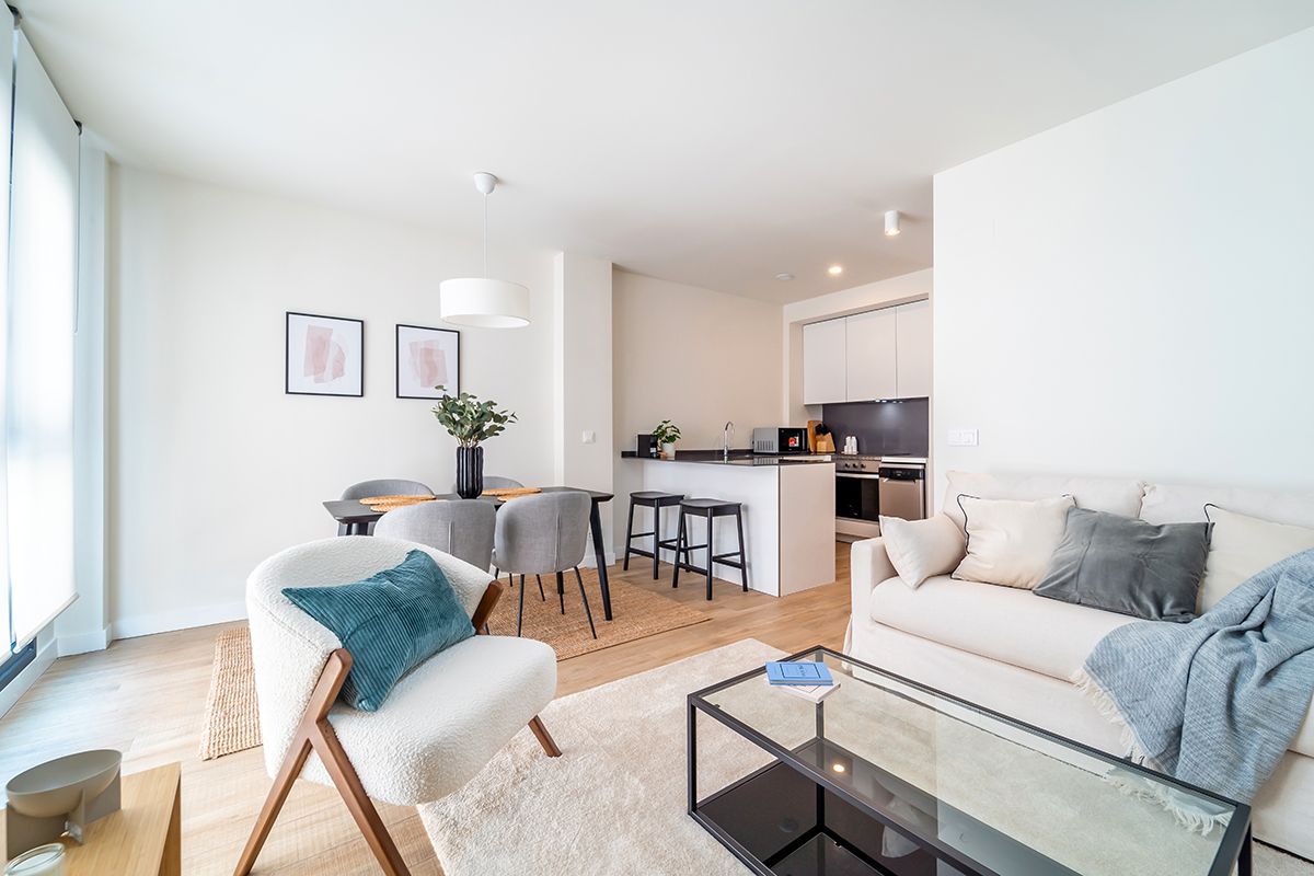 Living room of Flat to rent in  Madrid Capital  with Air Conditioner, Heating and Storage room