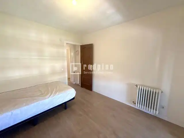 Habitación de Piso en venta en Madrid con Terraza