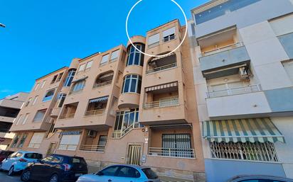 Exterior view of Apartment for sale in Torrevieja  with Terrace, Furnished and Oven