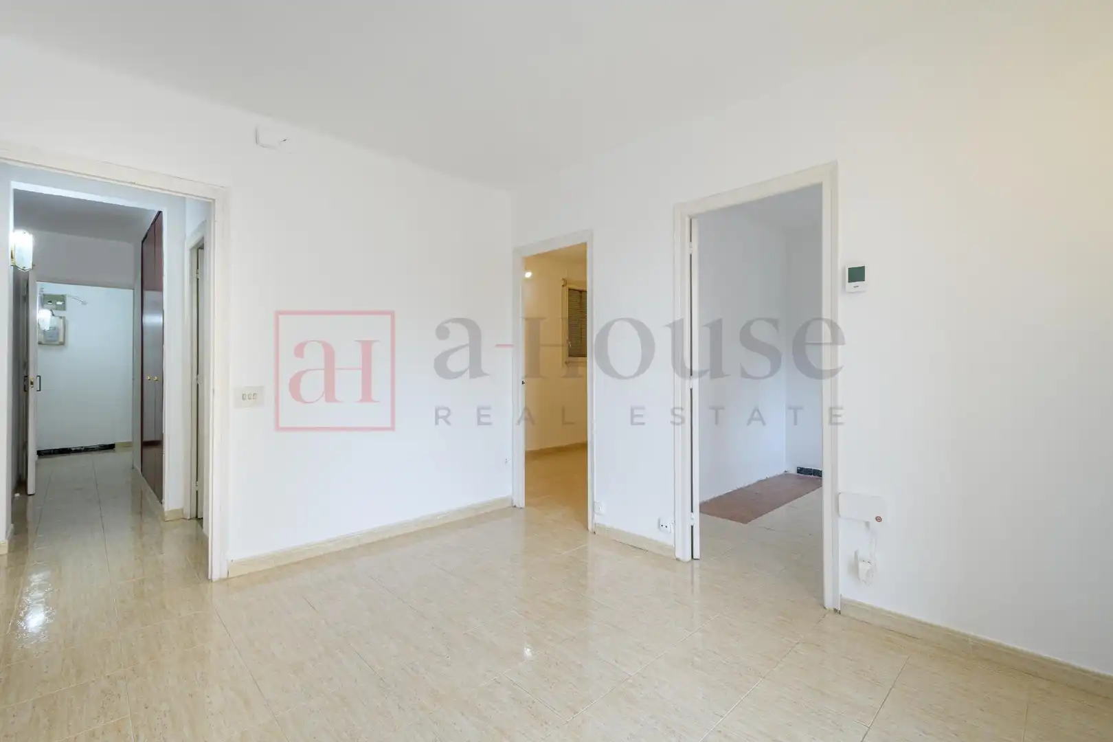 Habitación de Piso en venta en Barcelona con Trastero y Balcón