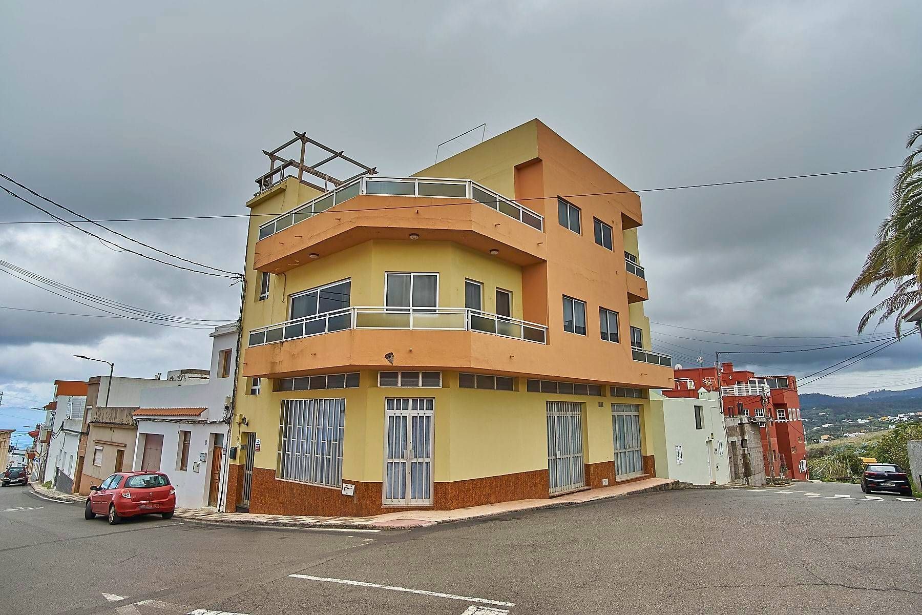 Vista exterior de Casa adosada en venda en Santa María de Guía de Gran Canaria amb Terrassa, Traster i Balcó