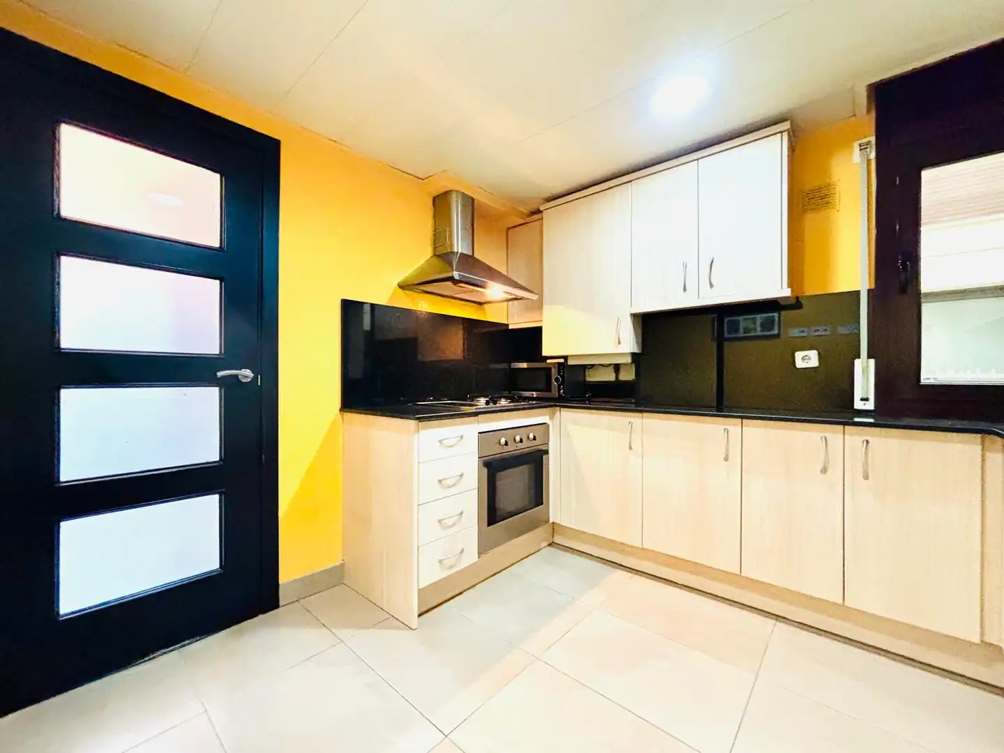 Kitchen of Duplexes for sale in Girona  with Air Conditioner, Heating and Parquet flooring