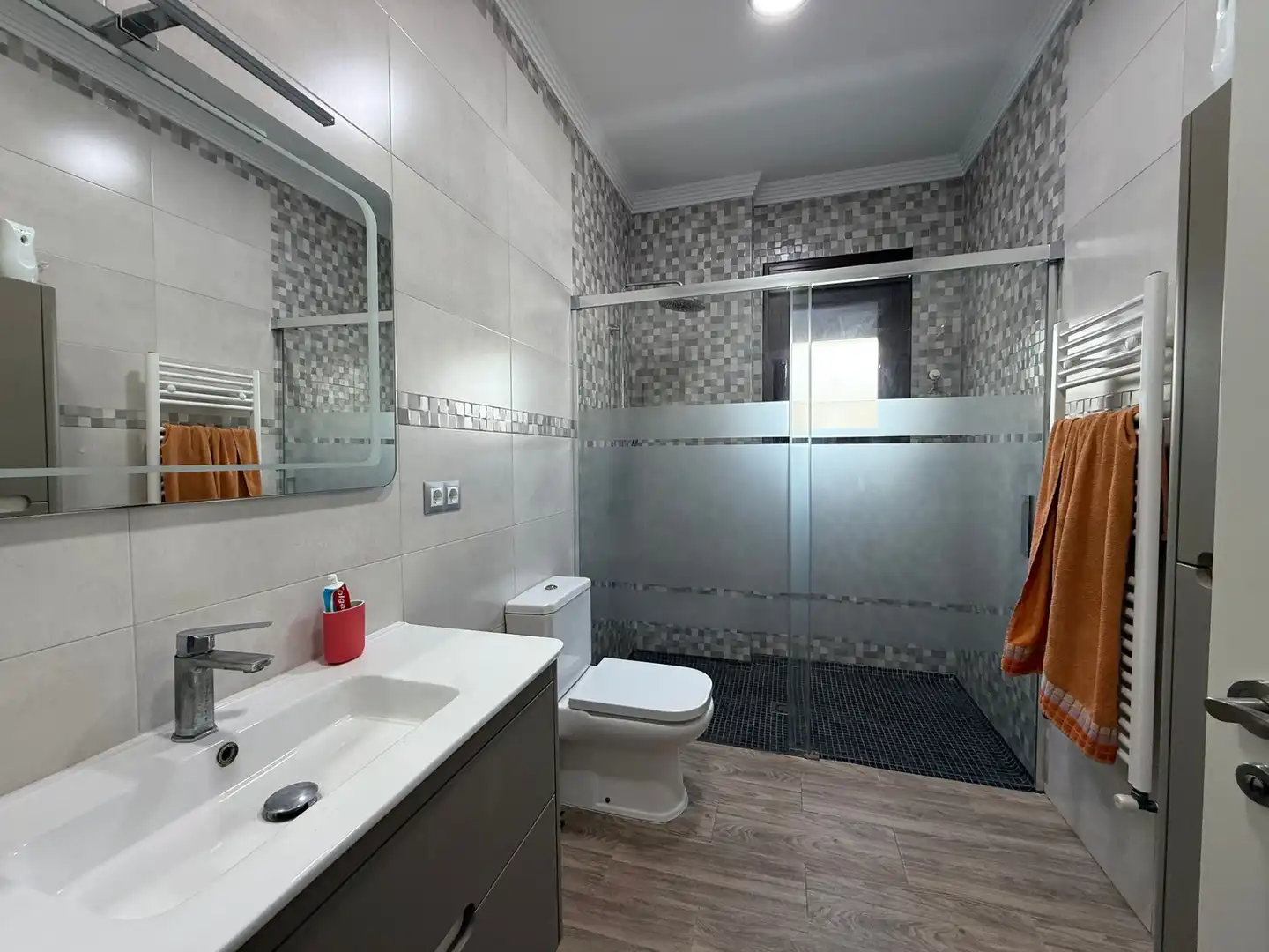 Badezimmer von Haus oder Chalet zum Verkauf in Humilladero mit Klimaanlage, Möbliert und Ofen