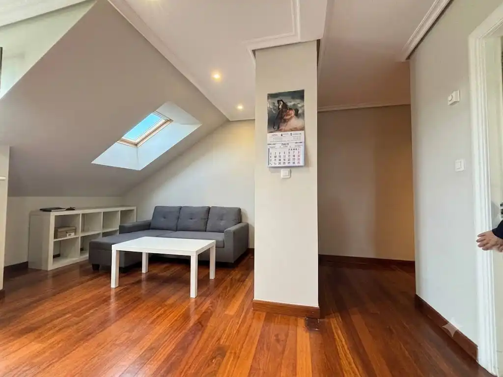 Sala de estar de Piso en venta en Suances con Calefacción, Terraza y Amueblado