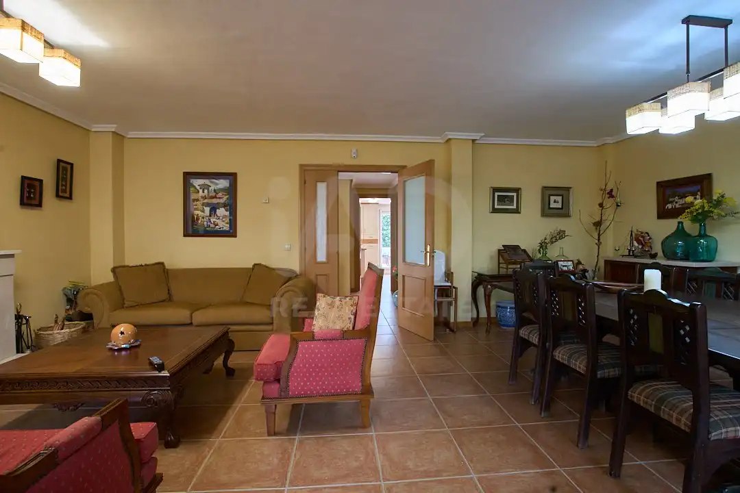 Living room of Detached homes for sale in Aranjuez  with Air Conditioner and Heating