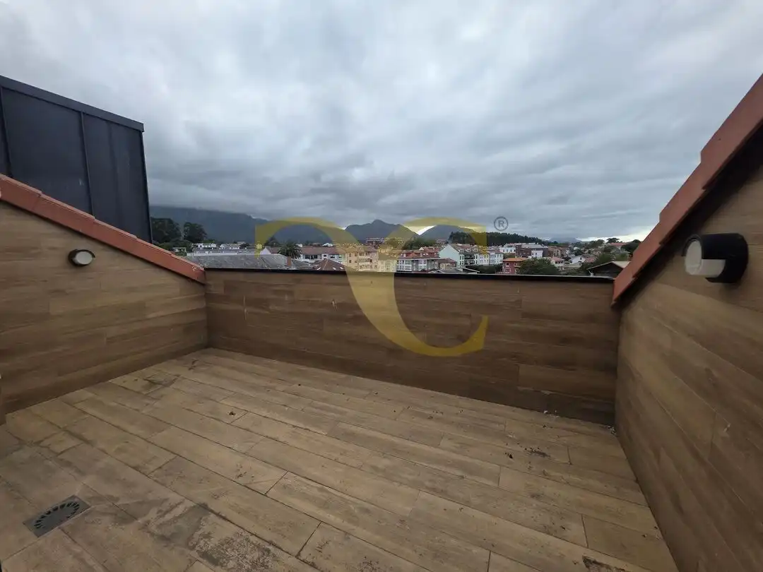 Terrasse von Dachboden zum Verkauf in Llanes mit Heizung, Privatgarten und Terrasse