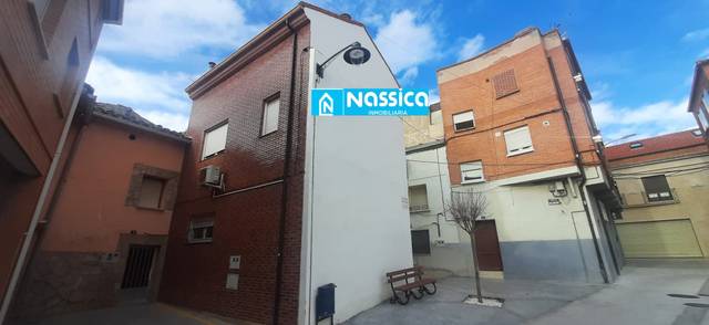 Casa-chalet en Venta en Calle Diezmeria, 11 en Pradejón