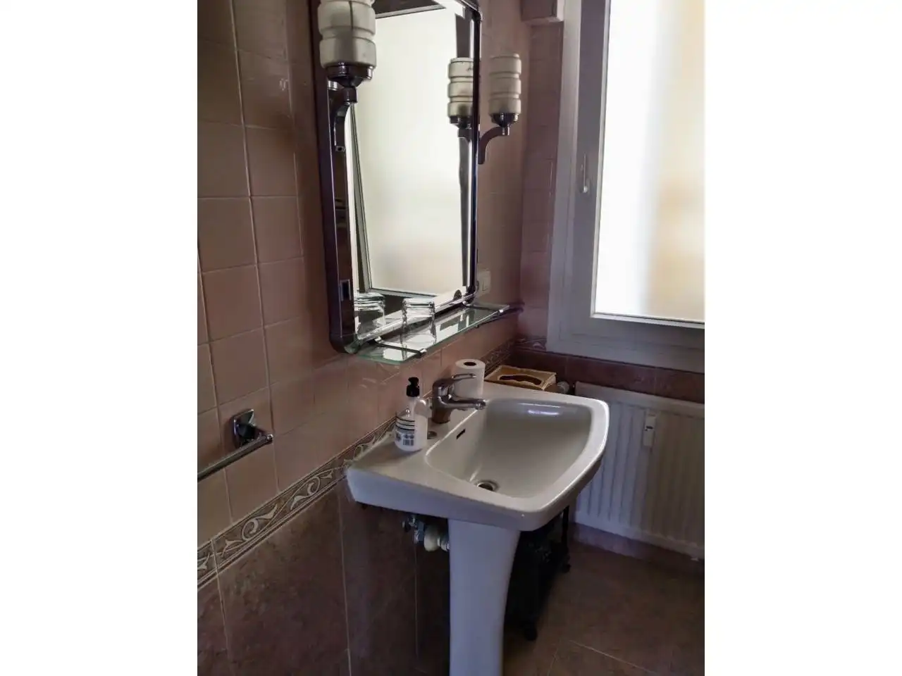 Bathroom of Flat for rent in Burgos  with Heating, Parquet flooring and Terrace
