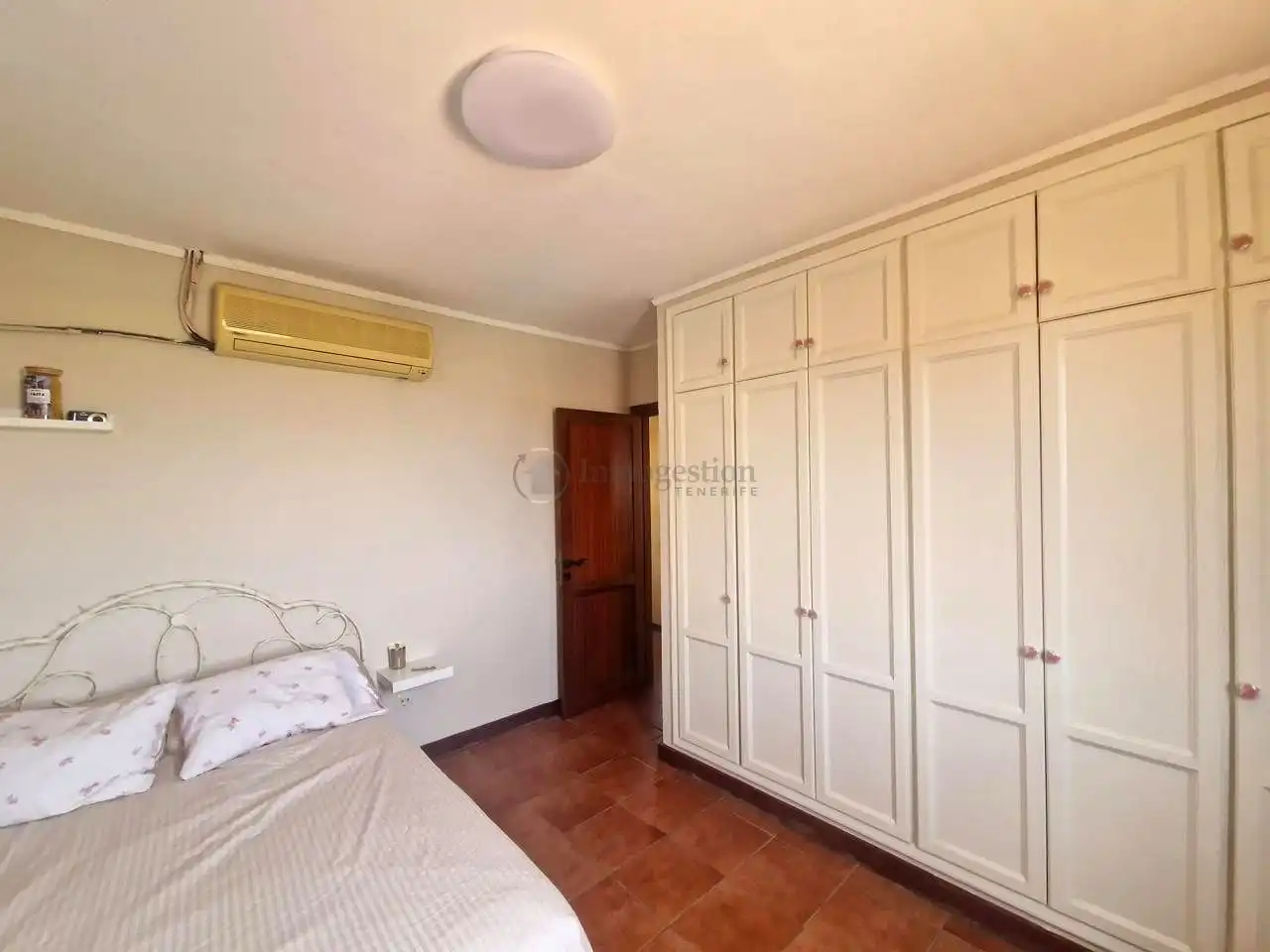Dormitori de Casa o xalet en venda en Arona amb Jardí privat, Terrassa i Traster