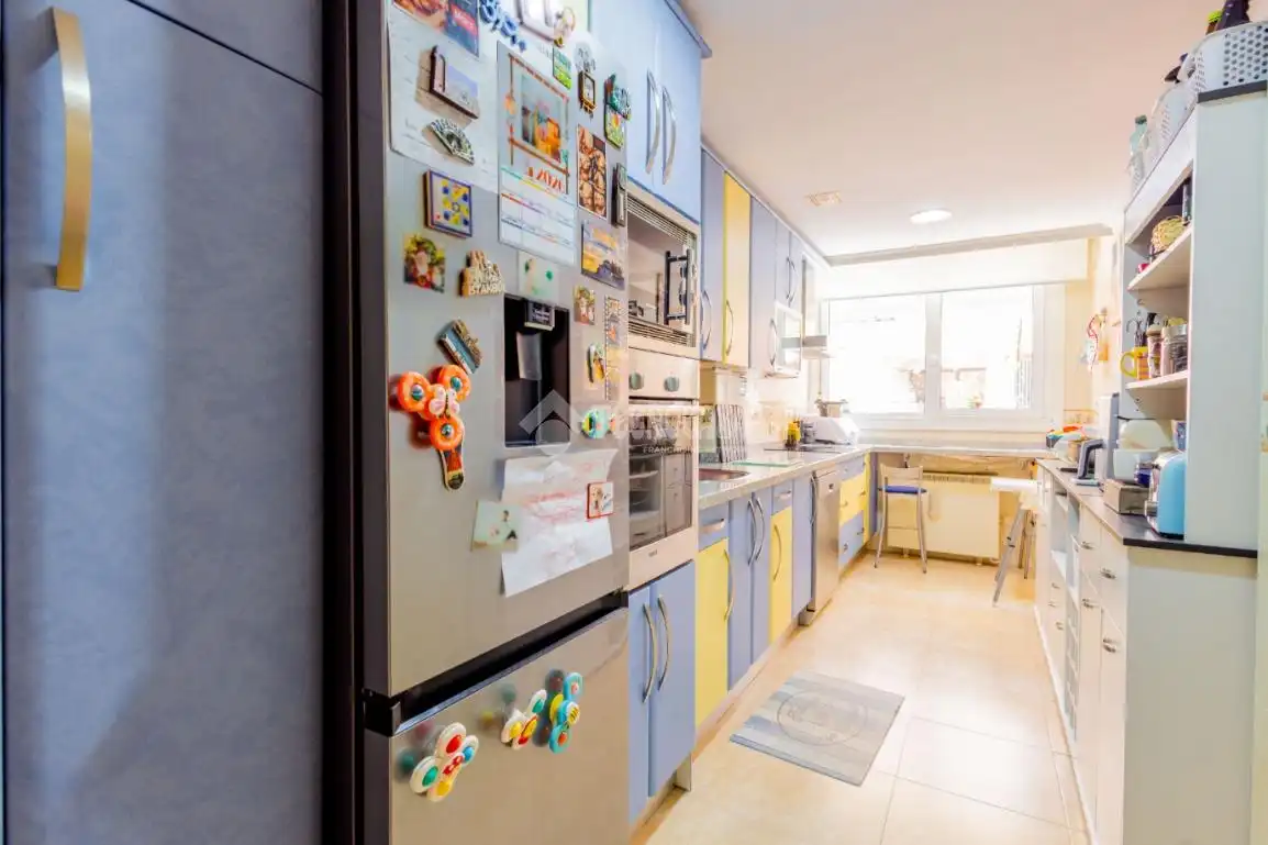 Cocina de Piso en venta en Castellanos de Moriscos con Calefacción, Terraza y Trastero