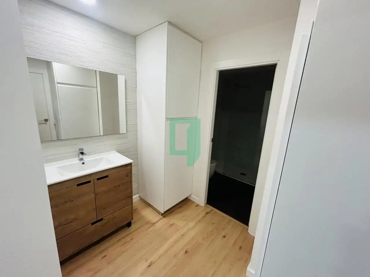 Baño de Planta baja de alquiler en Badalona con Aire acondicionado y Parquet