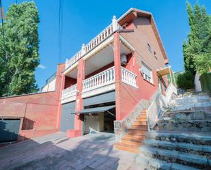 Vista exterior de Casa adosada en venda en Collado Mediano amb Terrassa