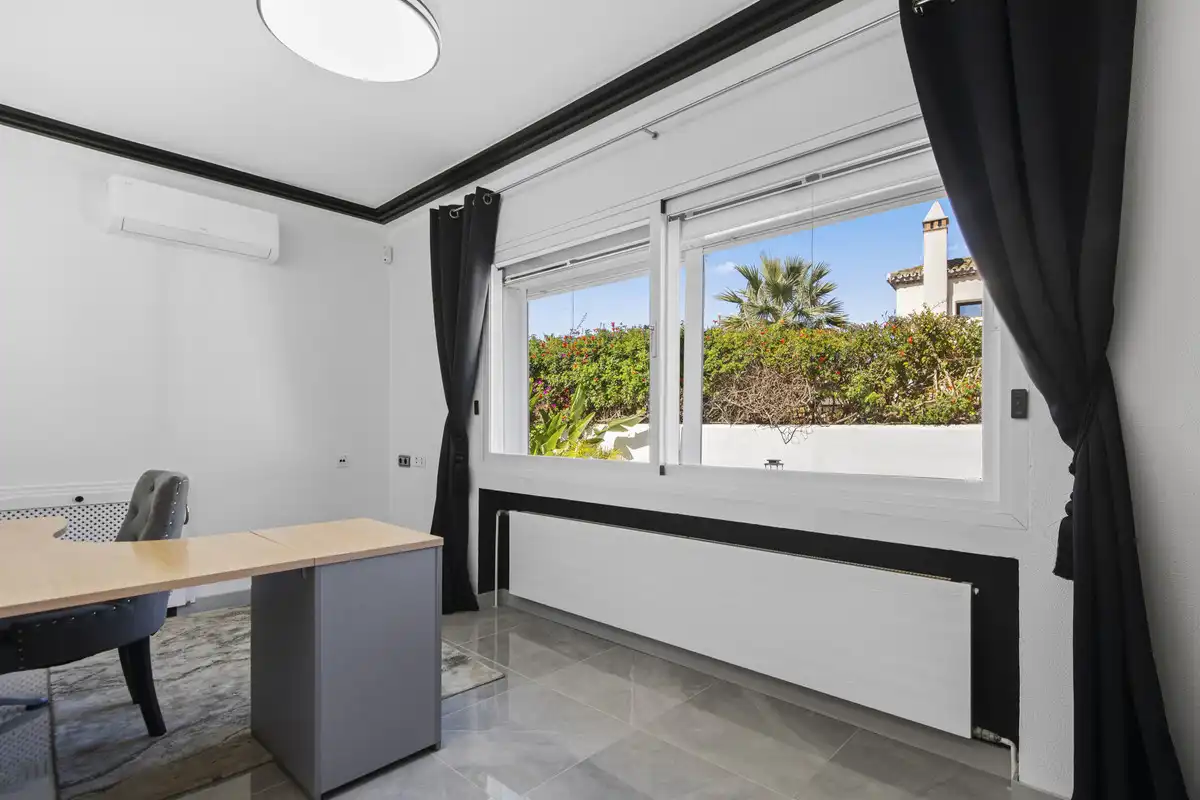 Casa o xalet en venda en Estepona amb Terrassa i Piscina